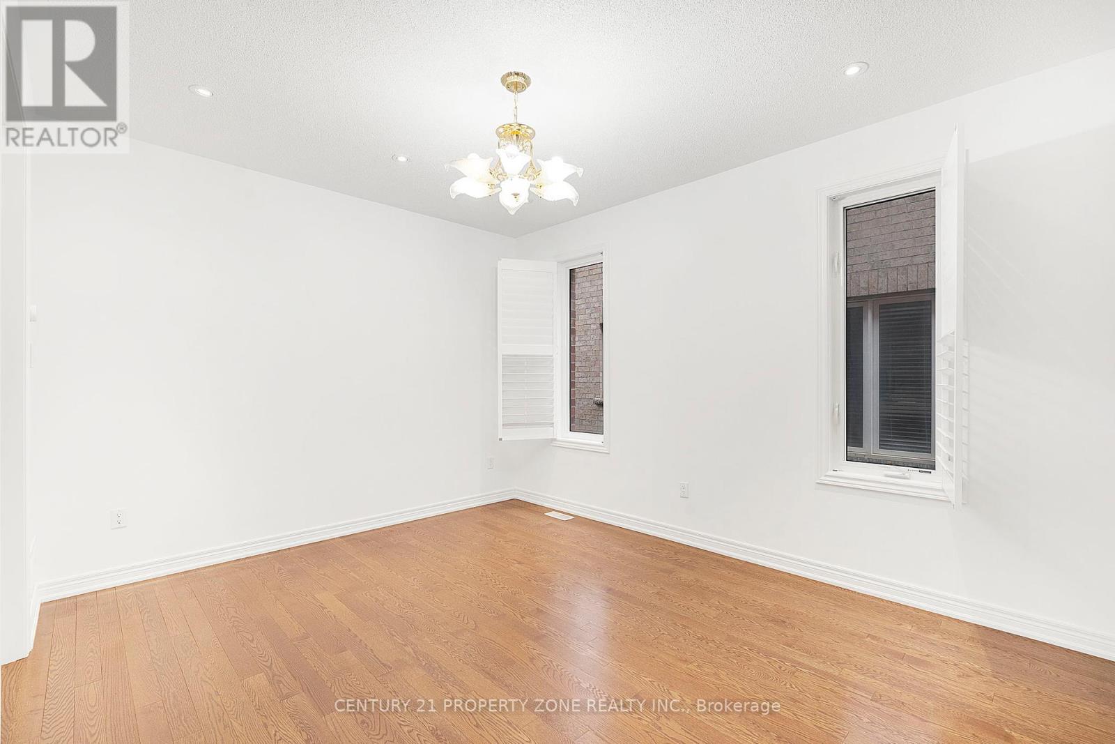 9 Lisson Crescent, Brampton, Ontario  L6X 5H8 - Photo 11 - W12166622