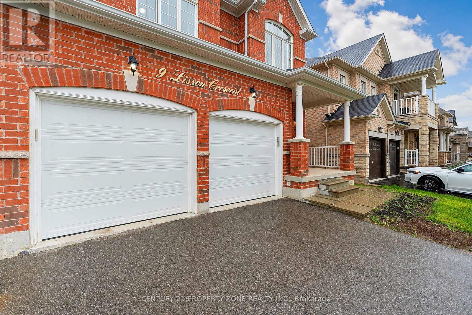 9 Lisson Crescent, Brampton, Ontario  L6X 5H8 - Photo 3 - W12166622