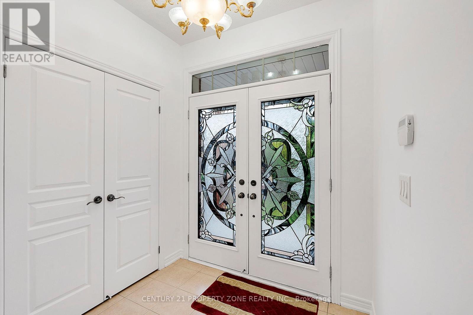 9 Lisson Crescent, Brampton, Ontario  L6X 5H8 - Photo 5 - W12166622