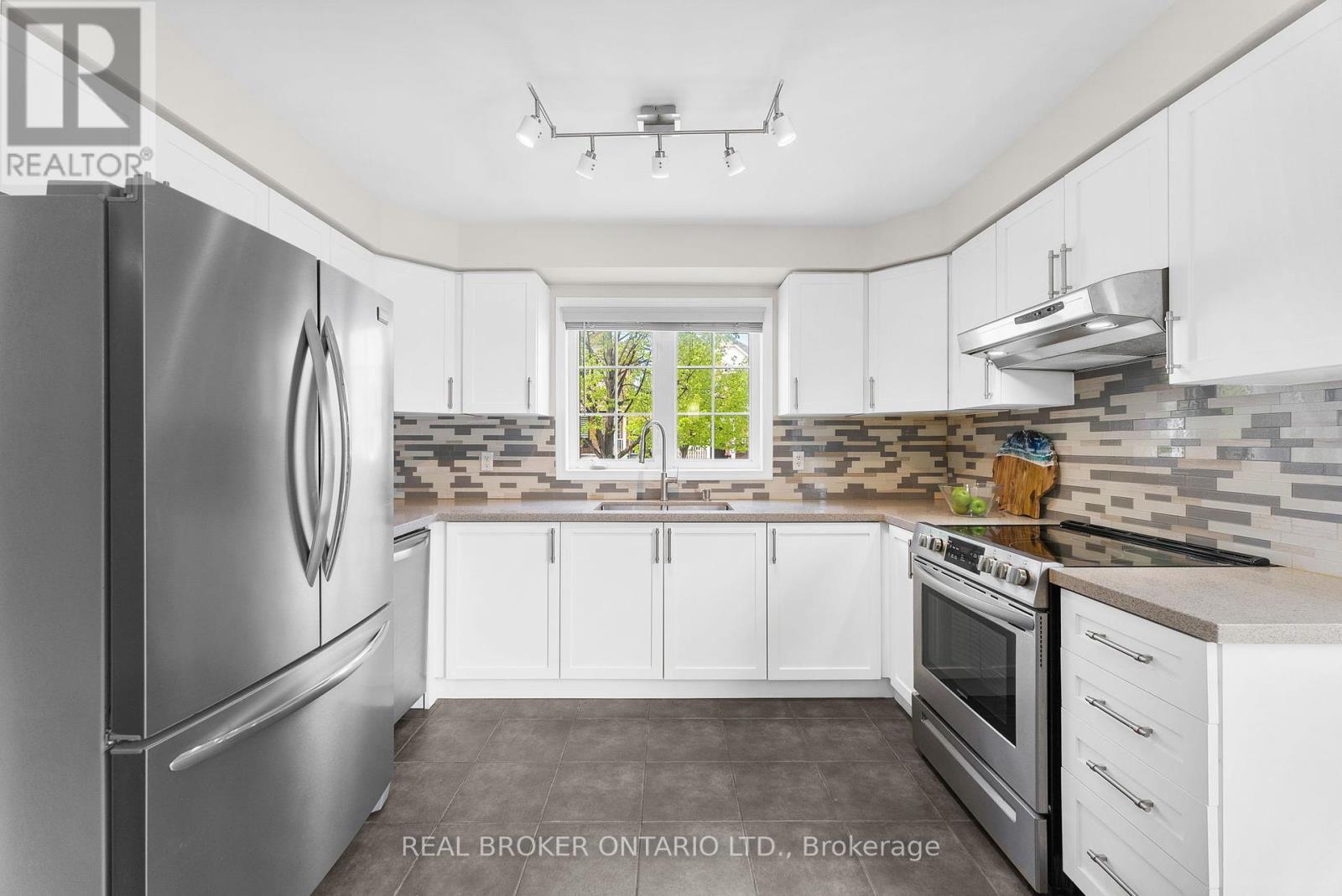 157 Fandango Drive, Brampton, Ontario  L6X 0L2 - Photo 13 - W12166637