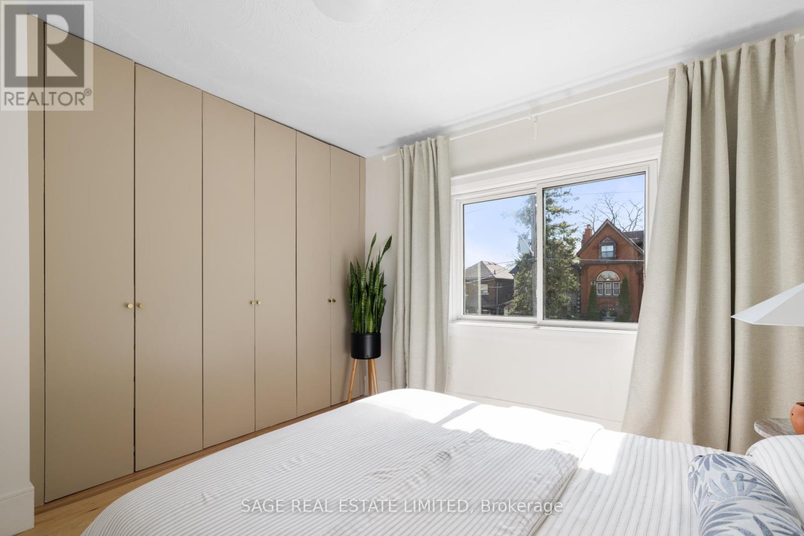 839 Windermere Avenue, Toronto, Ontario  M6S 3M5 - Photo 20 - W12166656