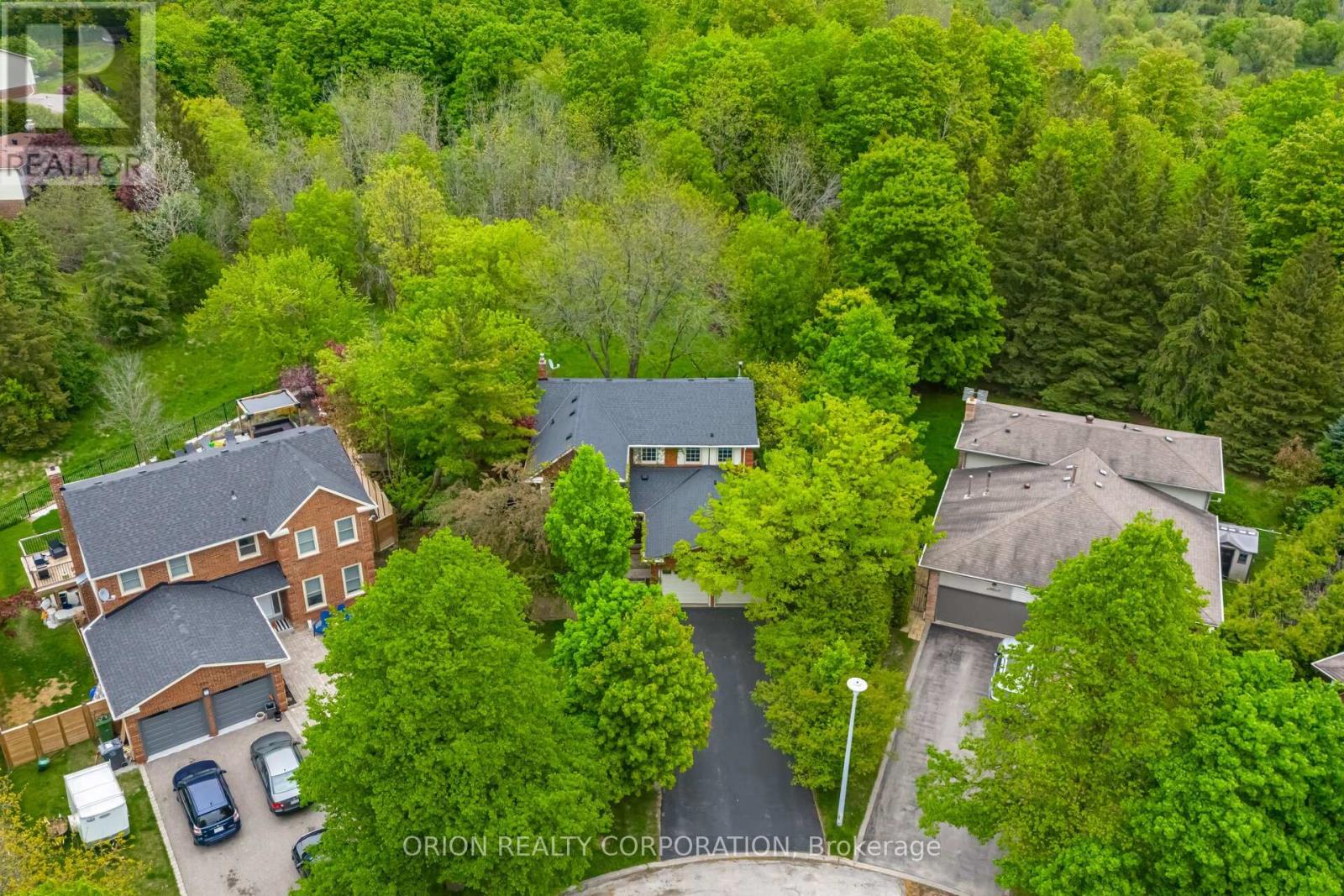 254 Maidstone Court, Caledon, Ontario  L7E 3V2 - Photo 3 - W12166672