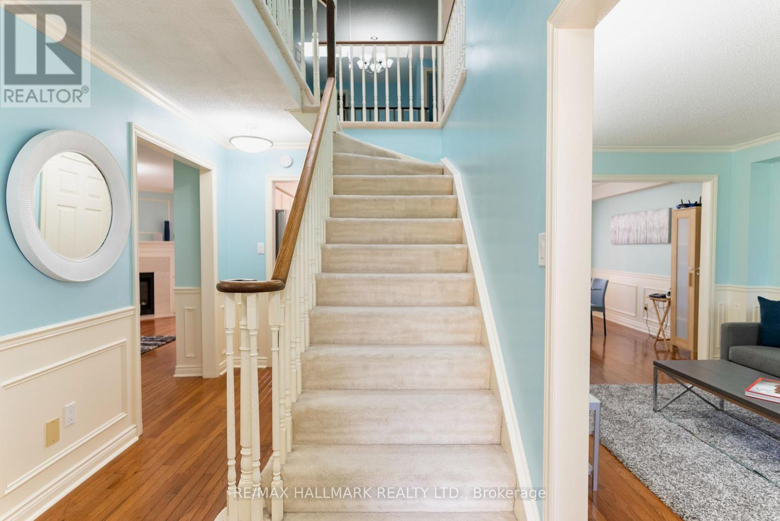 3294 Thorncrest Drive, Mississauga, Ontario  L5L 4K6 - Photo 6 - W12166704