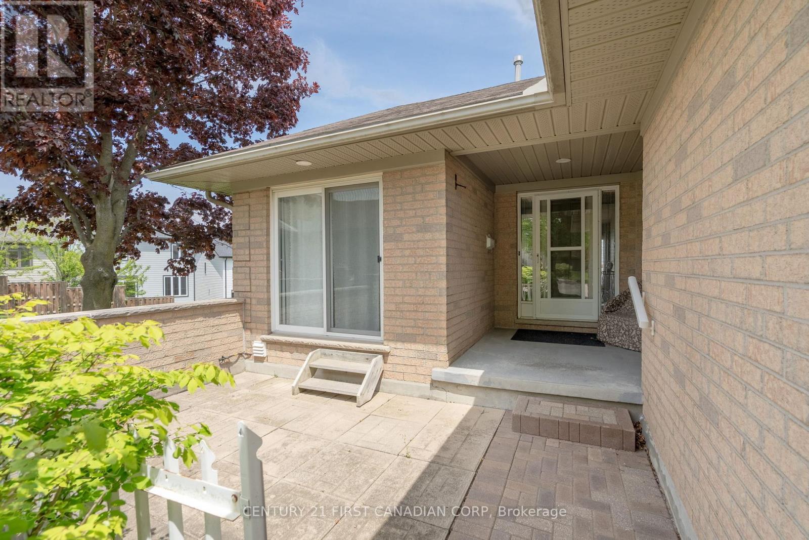 Property at 7 - 861 SHELBORNE STREET image 5