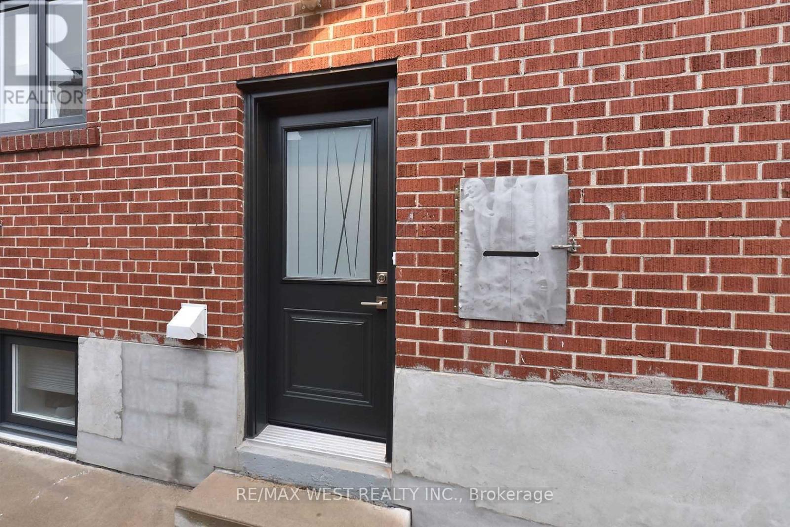 Bsmt - 168 Strathnairn Avenue, Toronto, Ontario  M6M 2G1 - Photo 2 - W12166717