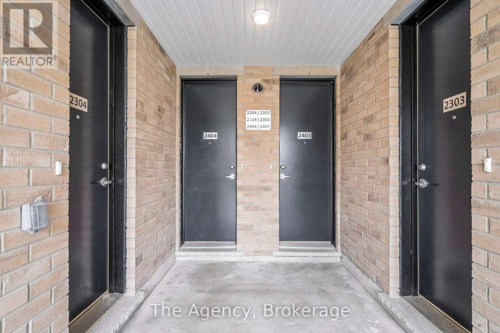 Property at 60 ARNOLD CRESCENT image 4
