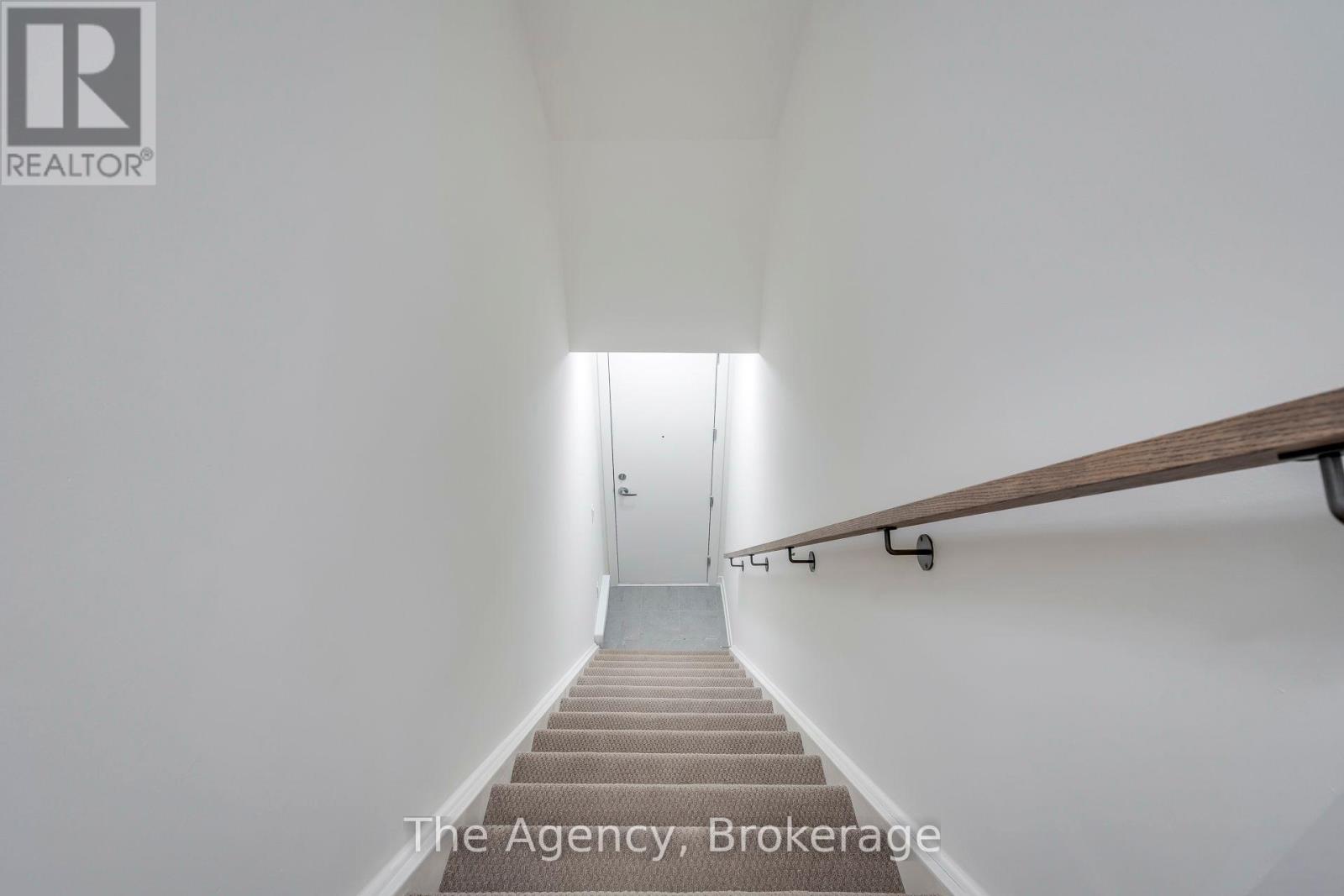 Property at 60 ARNOLD CRESCENT image 5