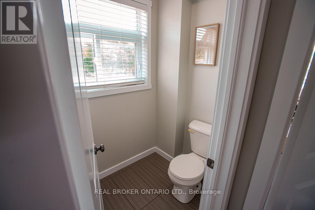 B - 489 East Avenue, Kitchener, Ontario  N2H 0A8 - Photo 22 - X12166566