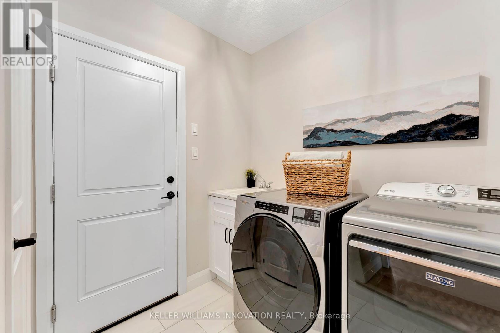 27 Queensgate Crescent, Woolwich, Ontario  N0B 1M0 - Photo 16 - X12166578