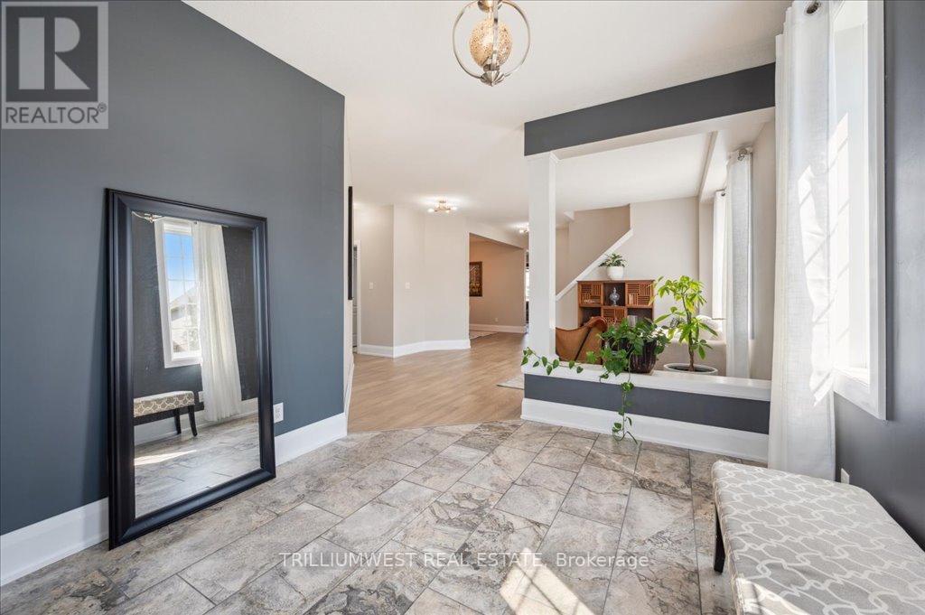 Property at 389 BAMBERG CRESCENT image 3