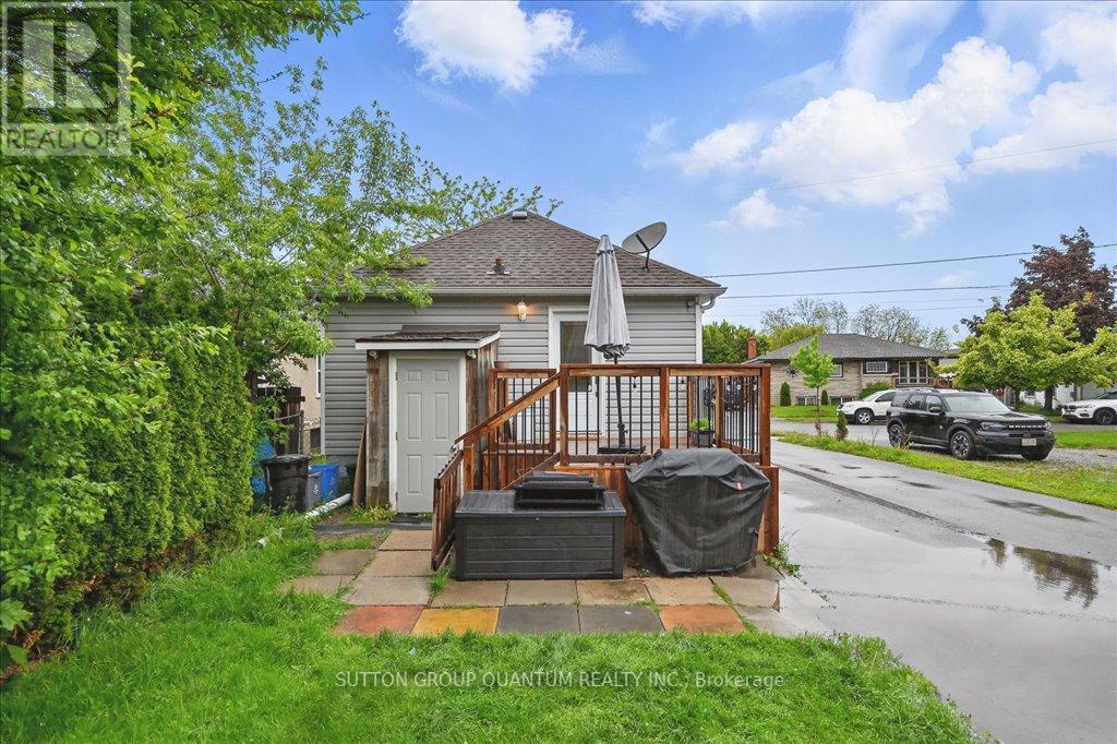 26 Hamilton Street, St. Catharines, Ontario  L2S 1K4 - Photo 8 - X12166722