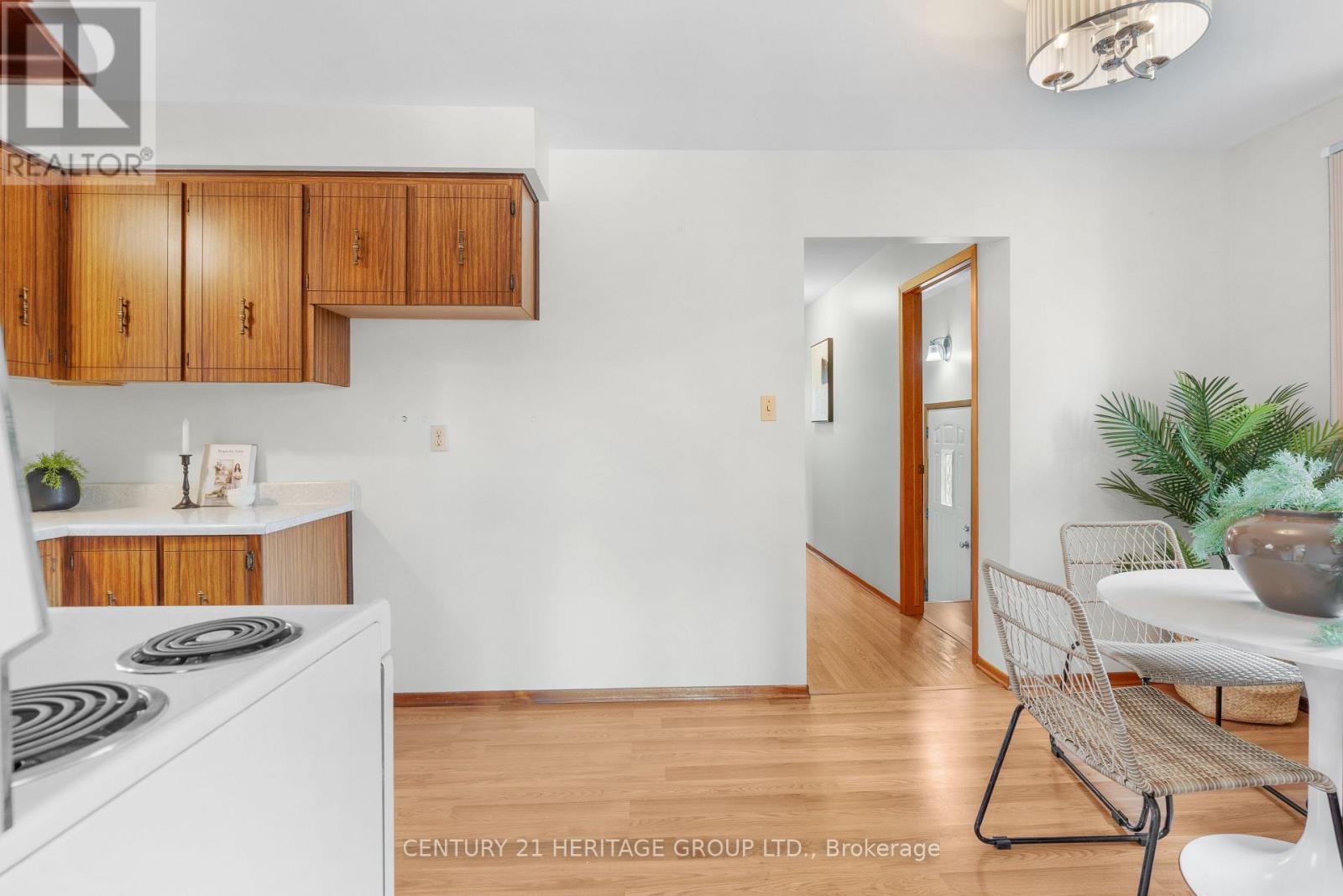 133 Picton Street E, Hamilton, Ontario  L8L 3W7 - Photo 9 - X12166723