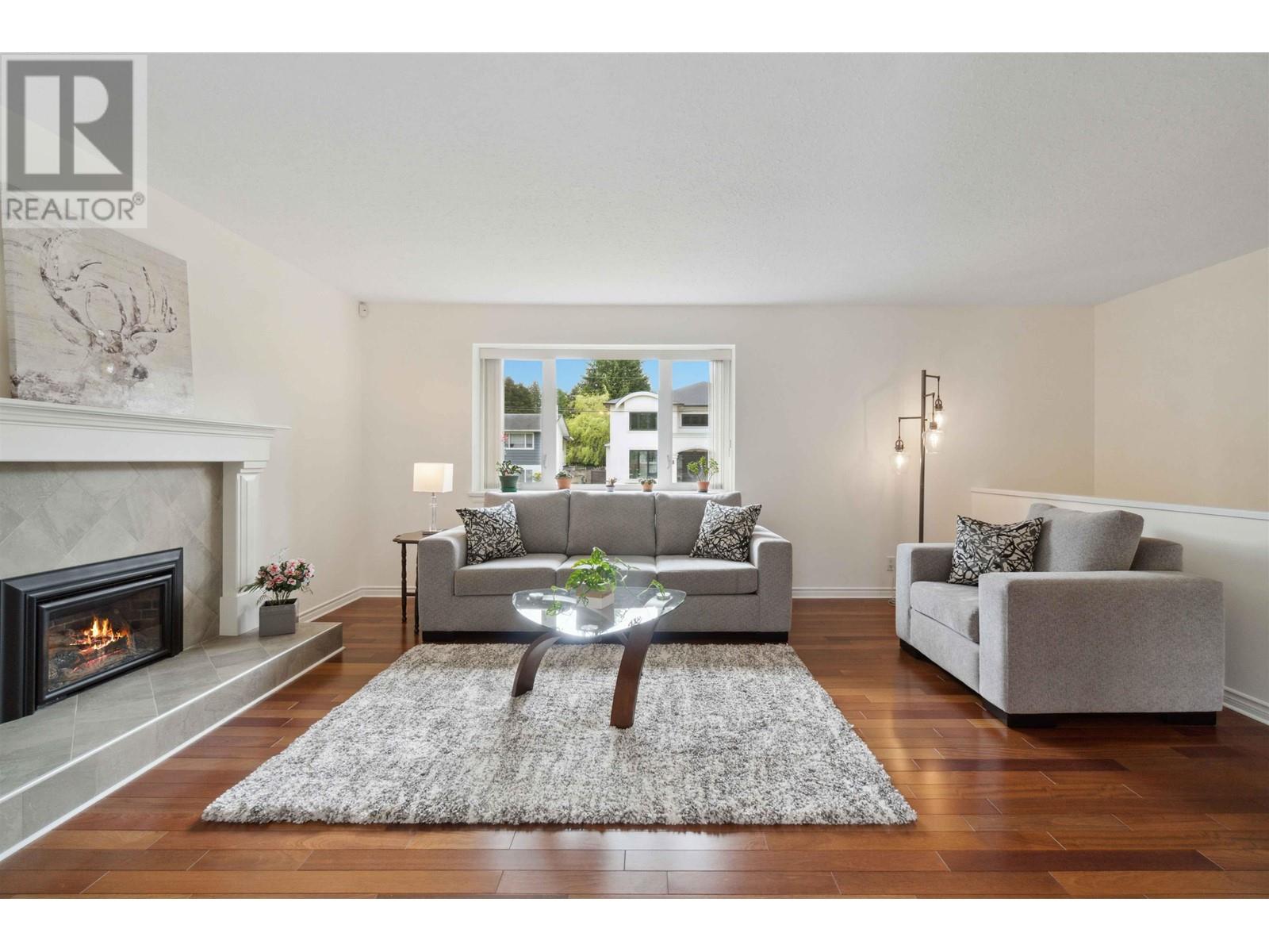 899 Spence Avenue, Coquitlam, British Columbia  V3J 4V4 - Photo 4 - R3005111
