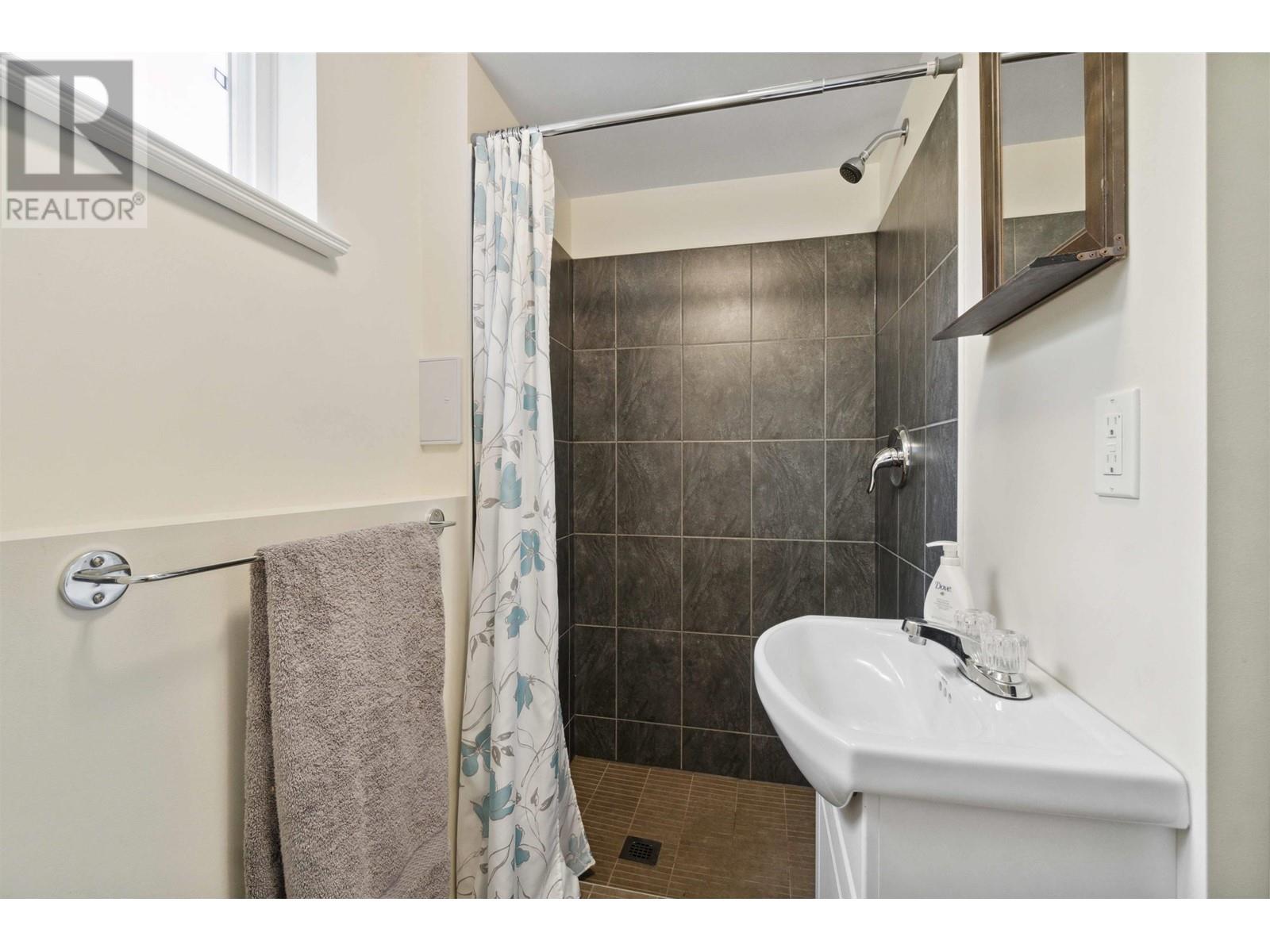 899 Spence Avenue, Coquitlam, British Columbia  V3J 4V4 - Photo 28 - R3005111
