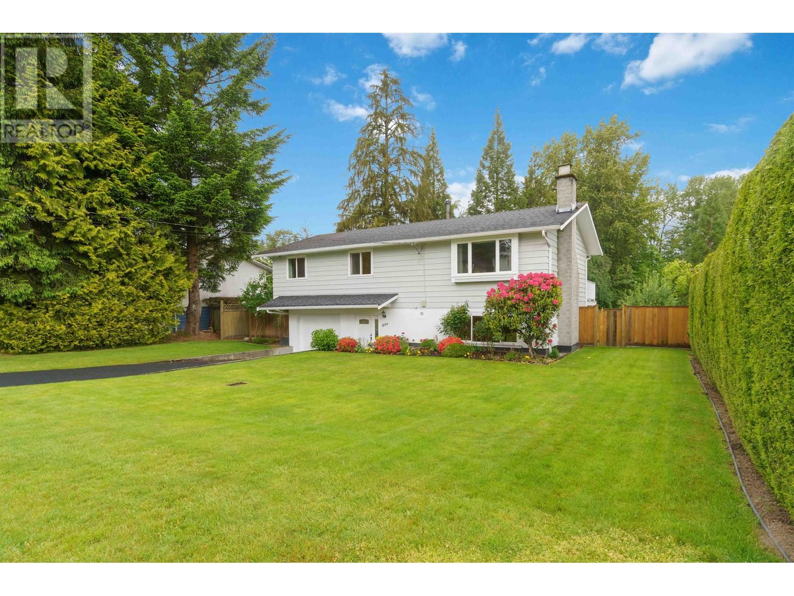 899 Spence Avenue, Coquitlam, British Columbia  V3J 4V4 - Photo 2 - R3005111