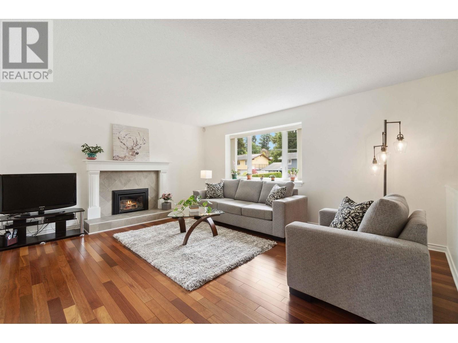899 Spence Avenue, Coquitlam, British Columbia  V3J 4V4 - Photo 3 - R3005111