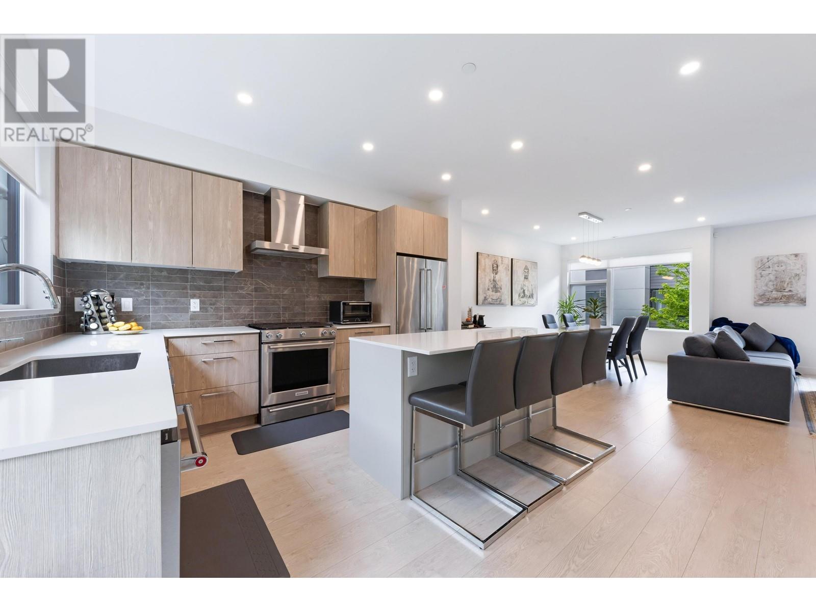 21 602 Lile Drive, North Vancouver, British Columbia  V7G 0B3 - Photo 2 - R3006031