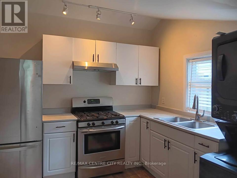 21 Queens Place, London East, Ontario  N5W 3V7 - Photo 32 - X12160187