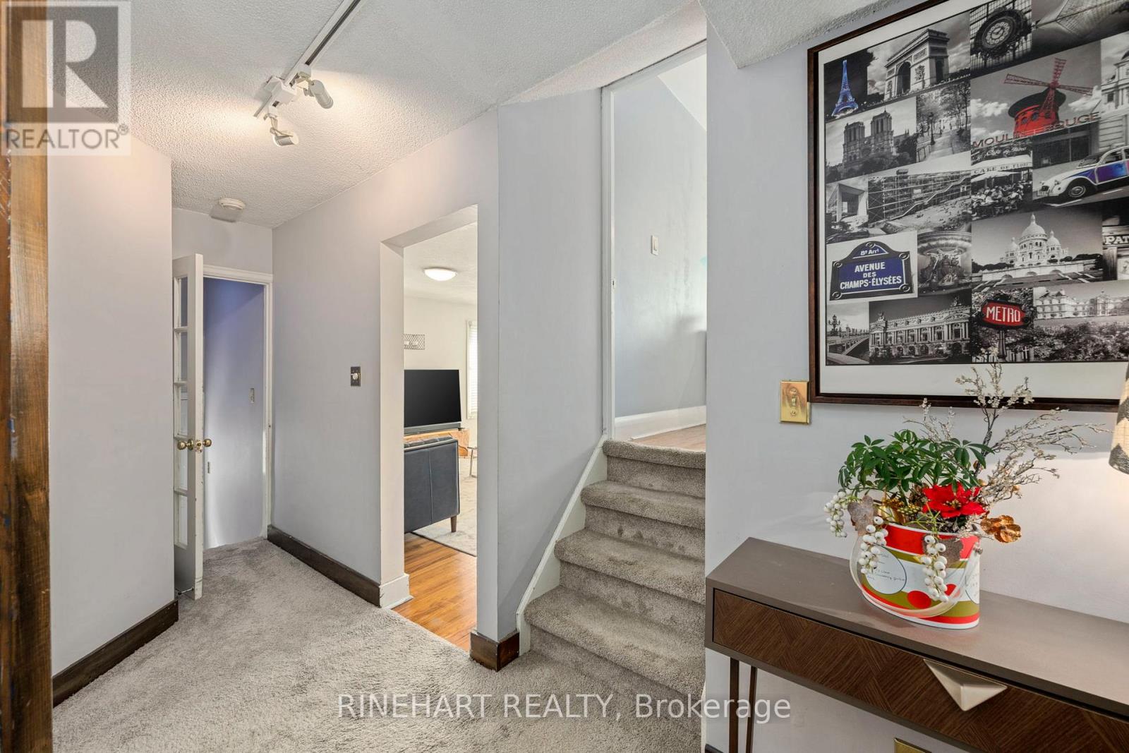 Photo 17 of 42 for 142 Emery Street E