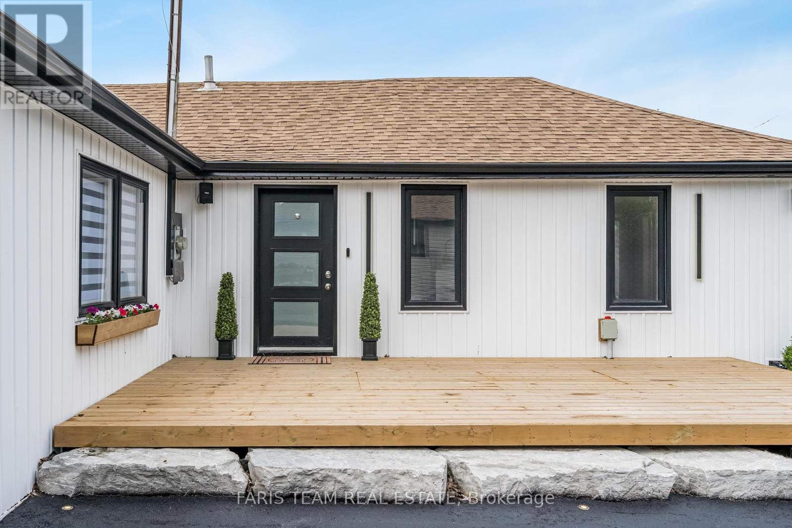 1135 Poplar Drive, Innisfil, Ontario  L0L 1R0 - Photo 4 - N12159011
