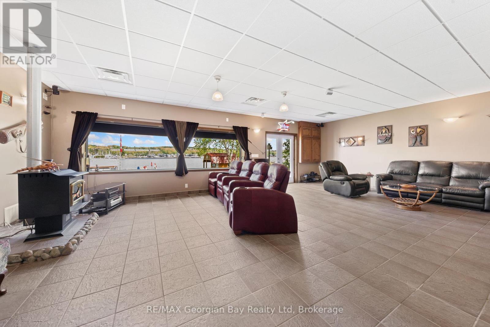 405 Champlain Road, Penetanguishene, Ontario  L9M 1S3 - Photo 15 - S12166764