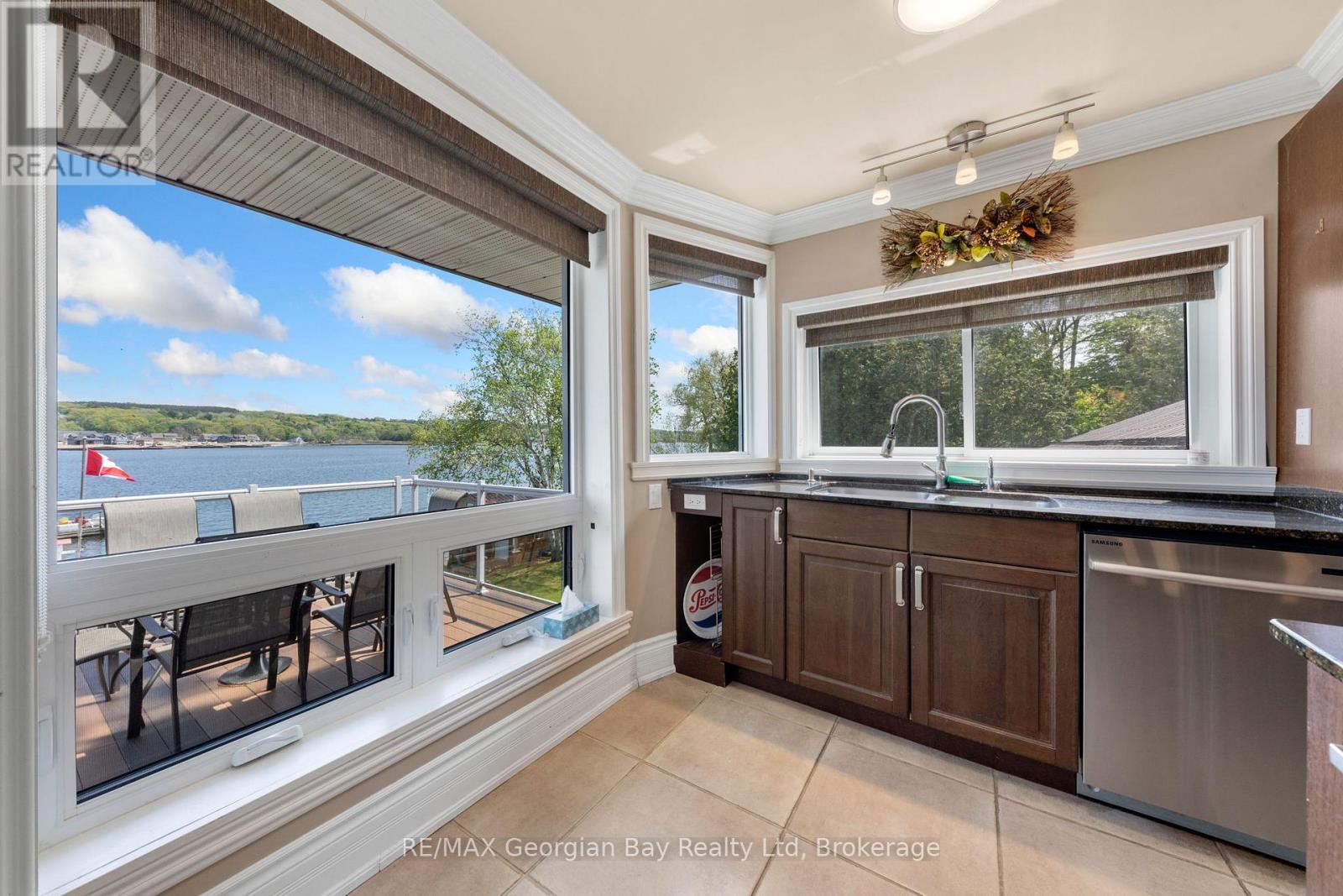 405 Champlain Road, Penetanguishene, Ontario  L9M 1S3 - Photo 6 - S12166764