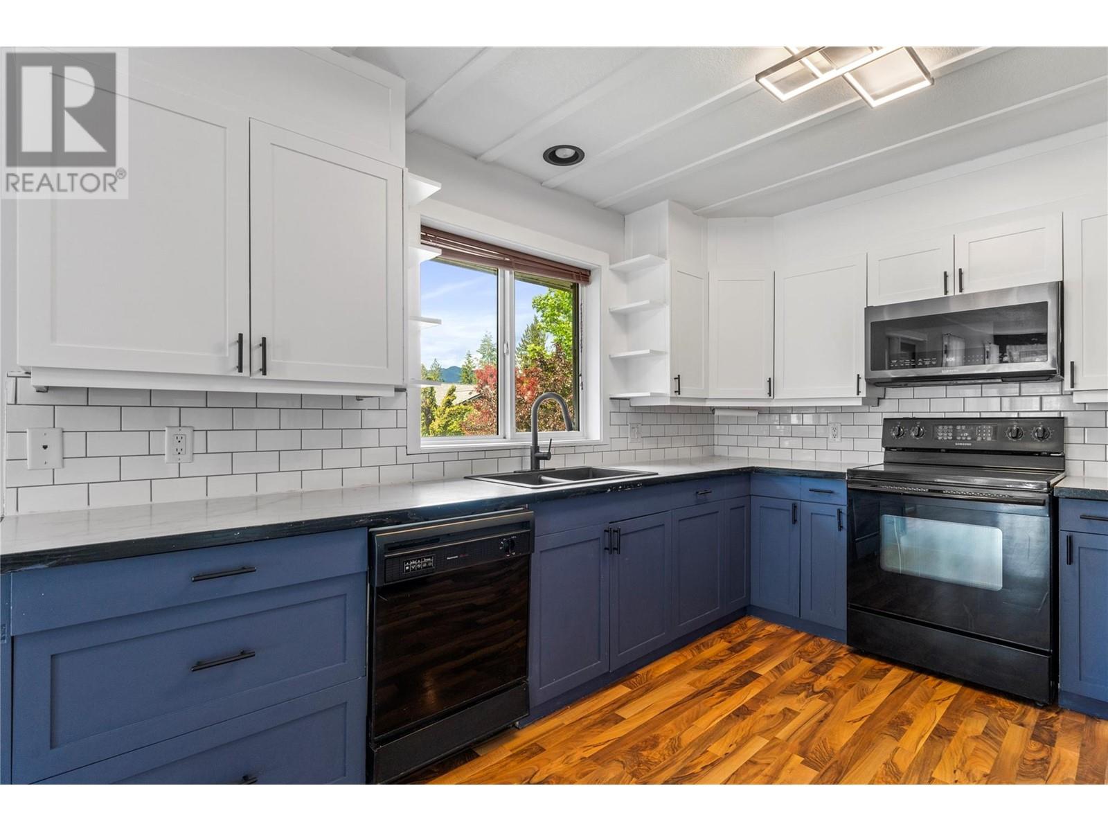 502 Spruce Street, Sicamous, BC V0E2V1