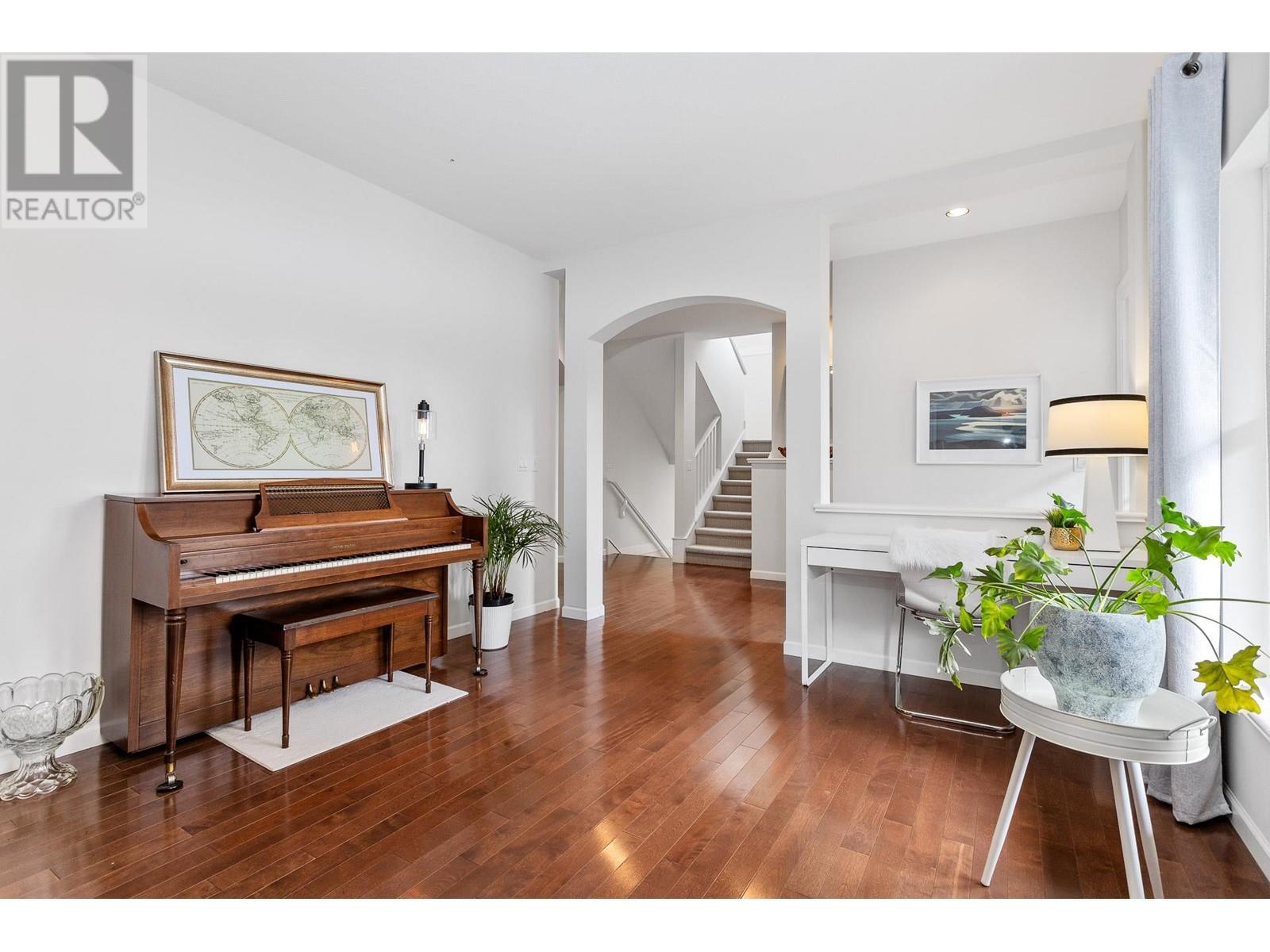 3293 Canterbury Lane, Coquitlam, British Columbia  V3B 8E6 - Photo 14 - R3006029