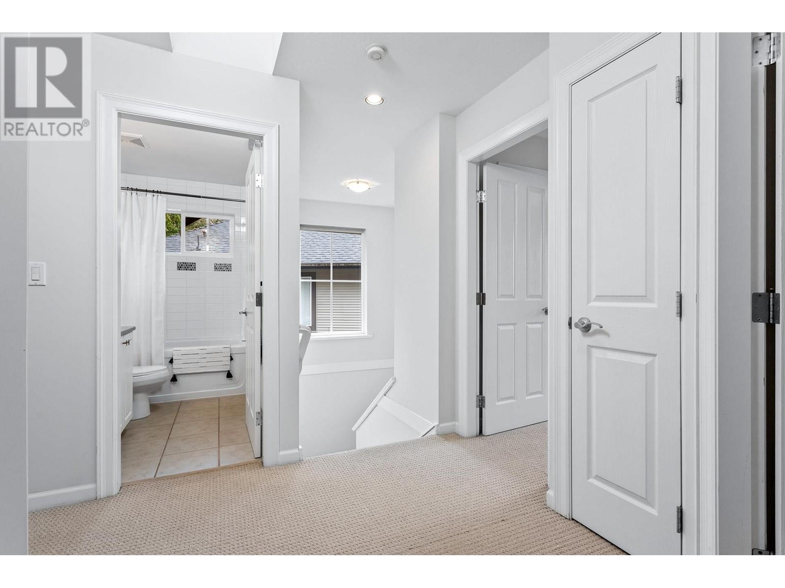 3293 Canterbury Lane, Coquitlam, British Columbia  V3B 8E6 - Photo 17 - R3006029