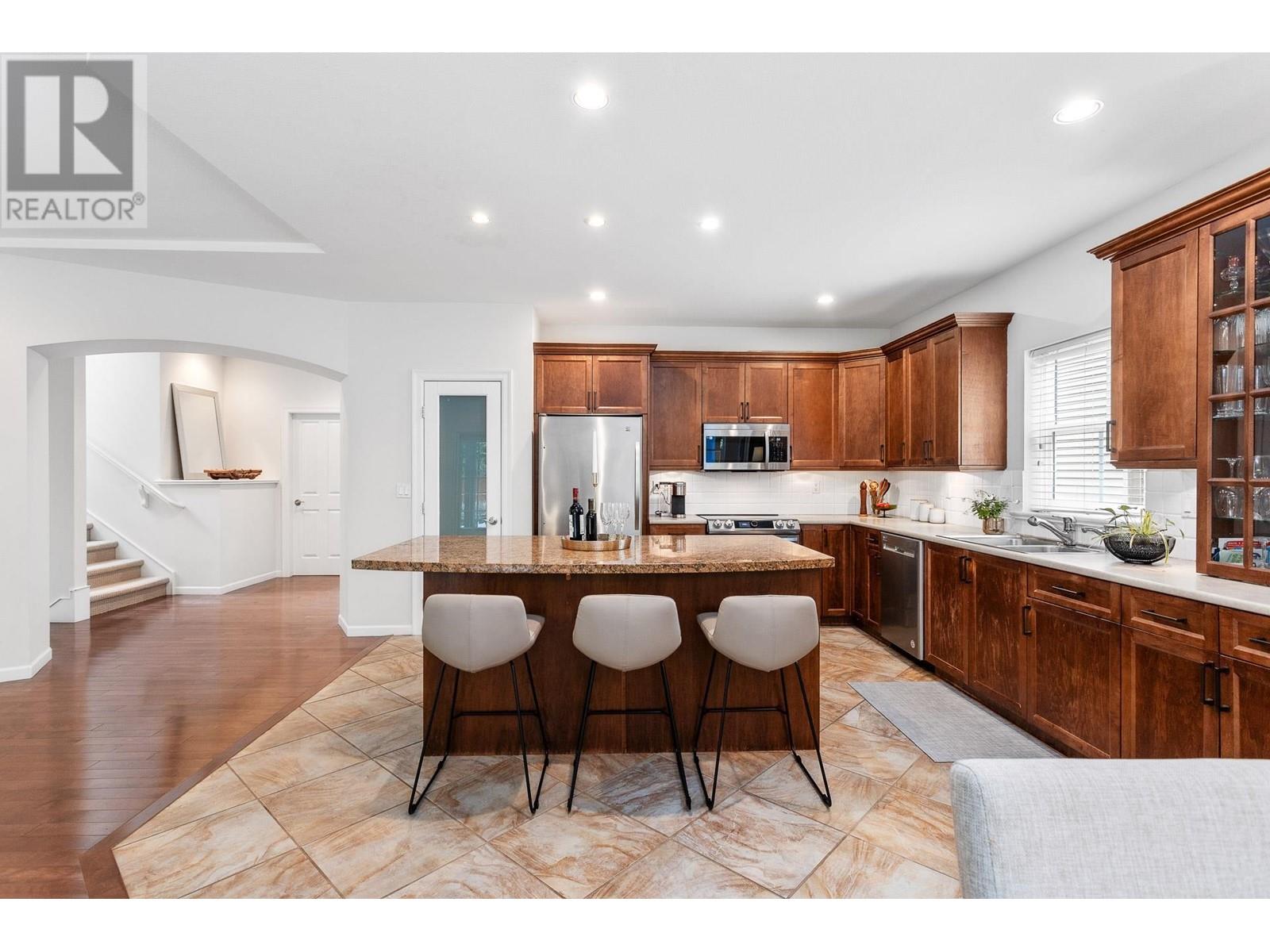 3293 Canterbury Lane, Coquitlam, British Columbia  V3B 8E6 - Photo 6 - R3006029