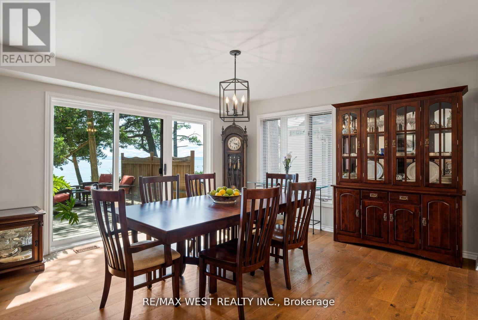 38 Willow Drive, Tiny, Ontario  L0L 1P1 - Photo 11 - S12148097