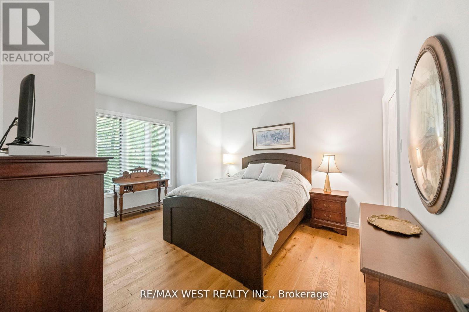 38 Willow Drive, Tiny, Ontario  L0L 1P1 - Photo 17 - S12148097