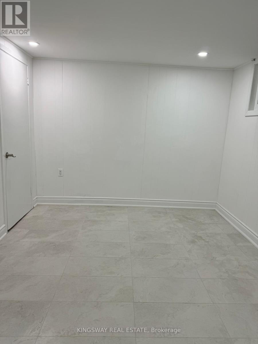 Lower - 20 Margrath Place, Toronto, Ontario  M9C 4L2 - Photo 8 - W12166730
