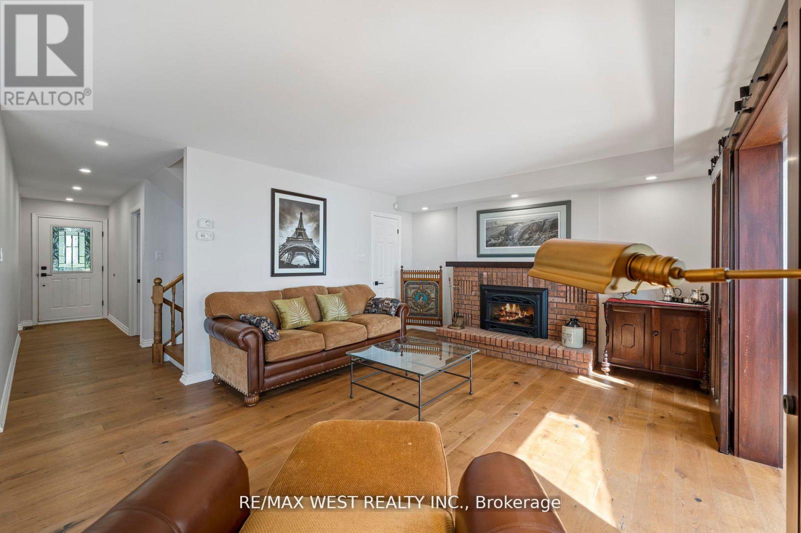 38 Willow Drive, Tiny, Ontario  L0L 1P1 - Photo 4 - S12148097