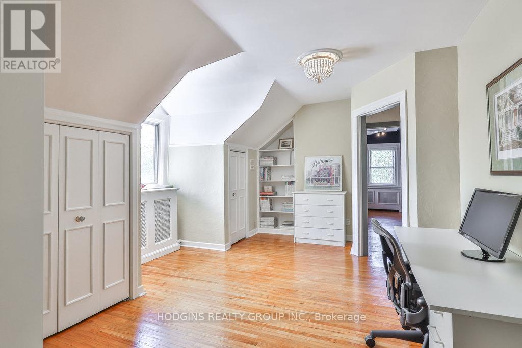 1232 Stavebank Road, Mississauga, Ontario  L5G 2V2 - Photo 24 - W12164295