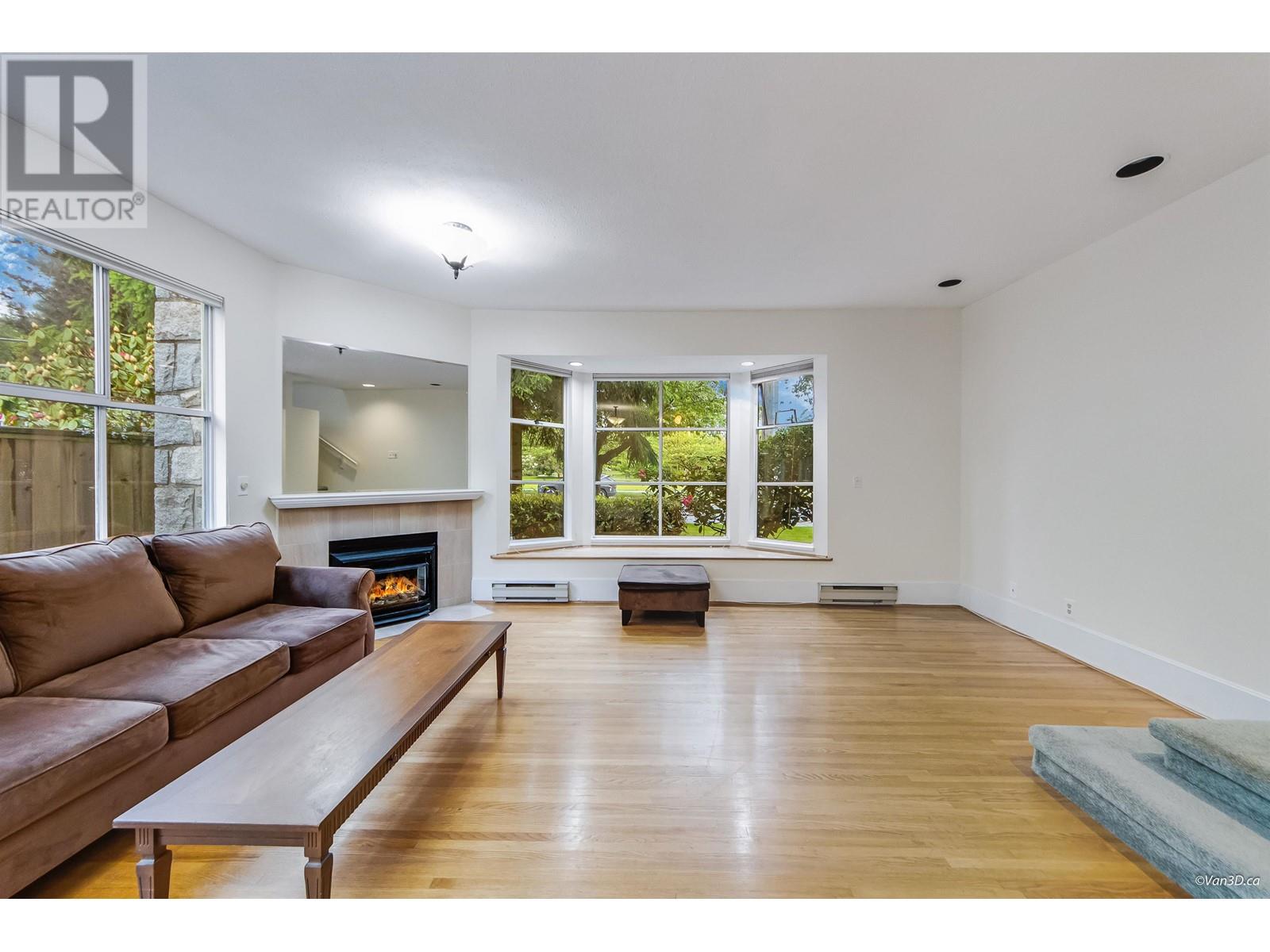11 5400 Patterson Avenue, Burnaby, British Columbia  V5H 2M5 - Photo 3 - R3005272