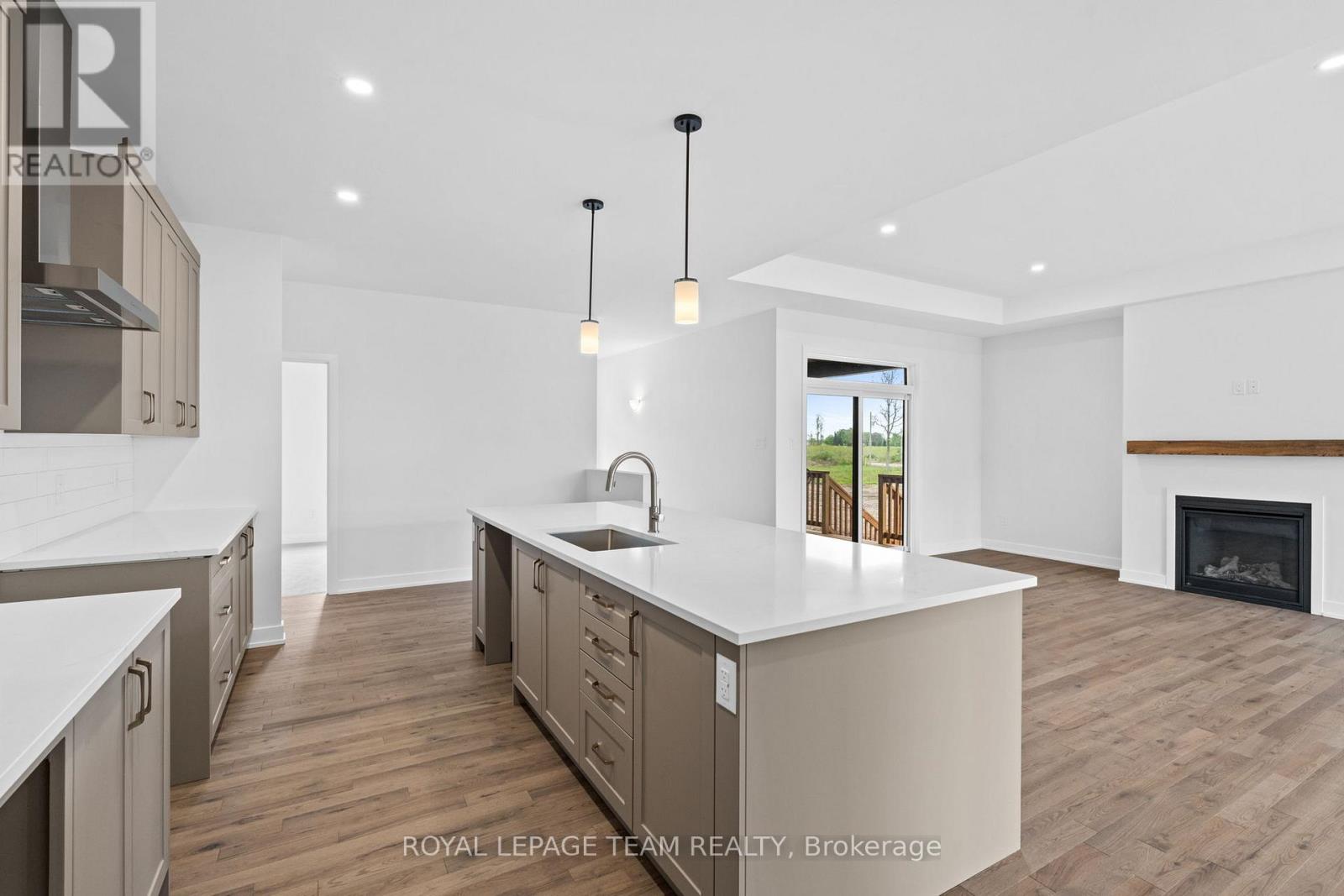 37 Tennant Drive, Rideau Lakes, Ontario  K7A 4S5 - Photo 15 - X12166740