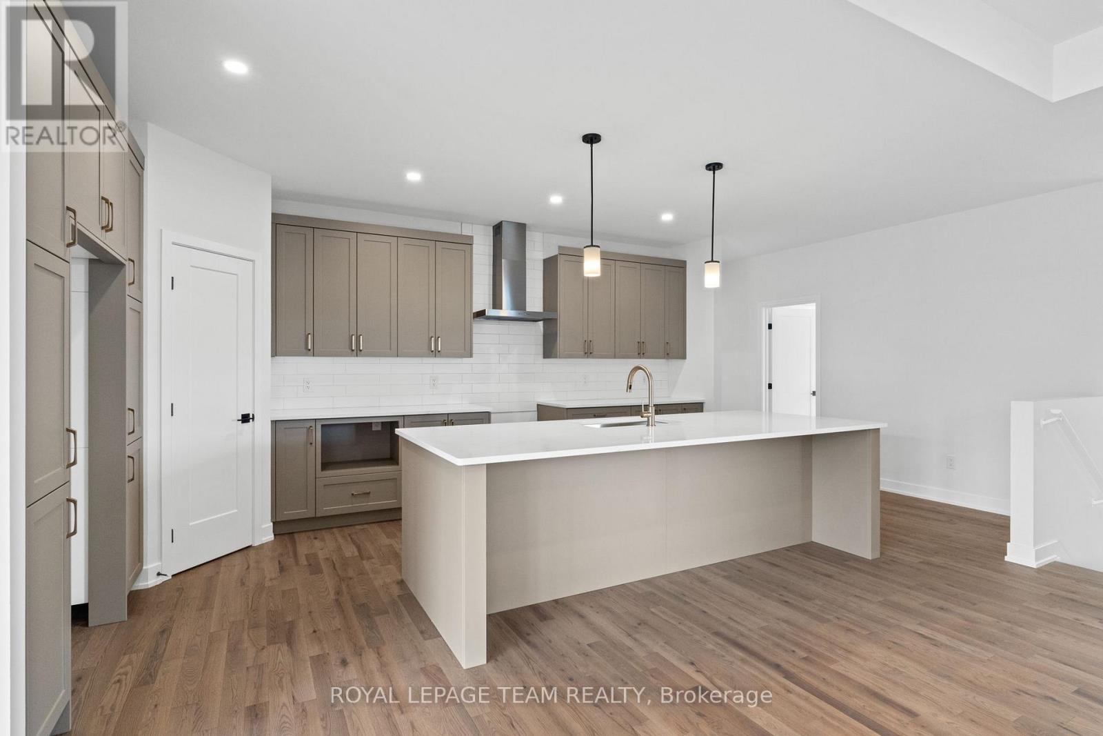 37 Tennant Drive, Rideau Lakes, Ontario  K7A 4S5 - Photo 16 - X12166740