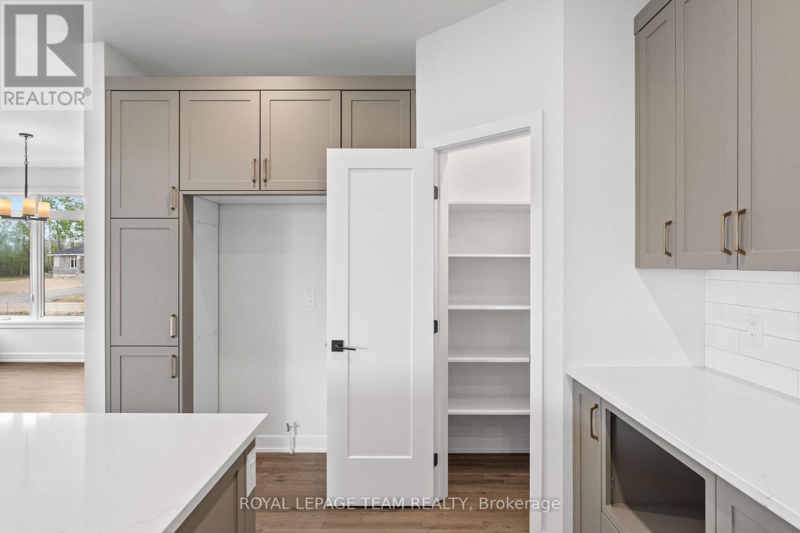 37 Tennant Drive, Rideau Lakes, Ontario  K7A 4S5 - Photo 17 - X12166740