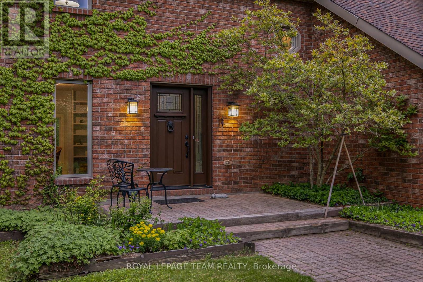 2259 Fitzroy Street, Ottawa, Ontario  K0A 1X0 - Photo 3 - X12166768