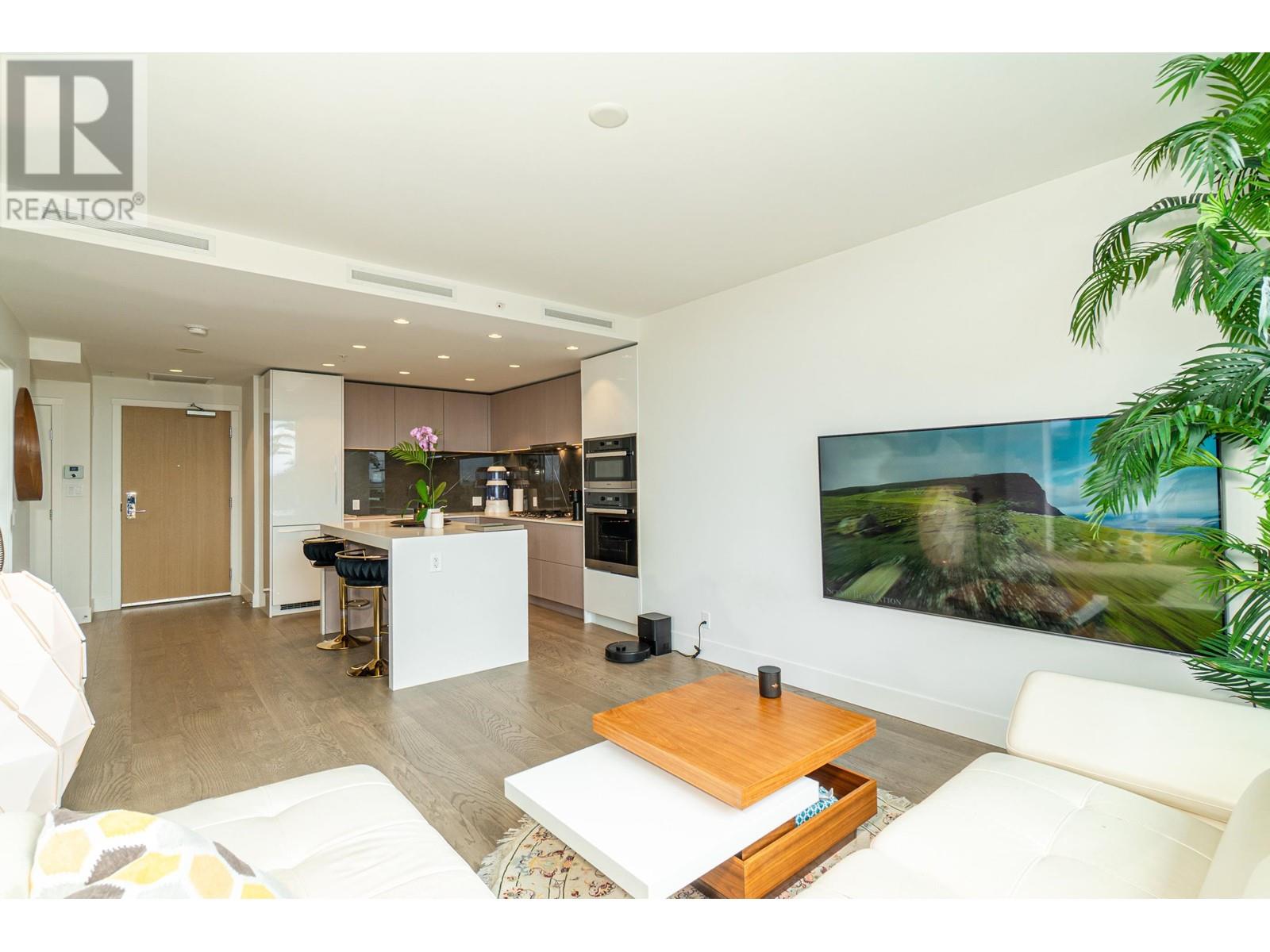1005 1675 Lions Gate Lane, North Vancouver, British Columbia  V7P 3B4 - Photo 2 - R3005771