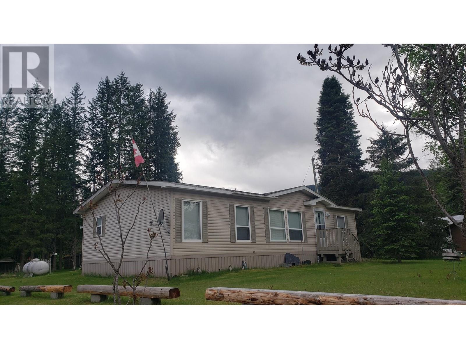 225 Granby Drive, Edgewood, British Columbia  V0G 1J0 - Photo 2 - 10348501
