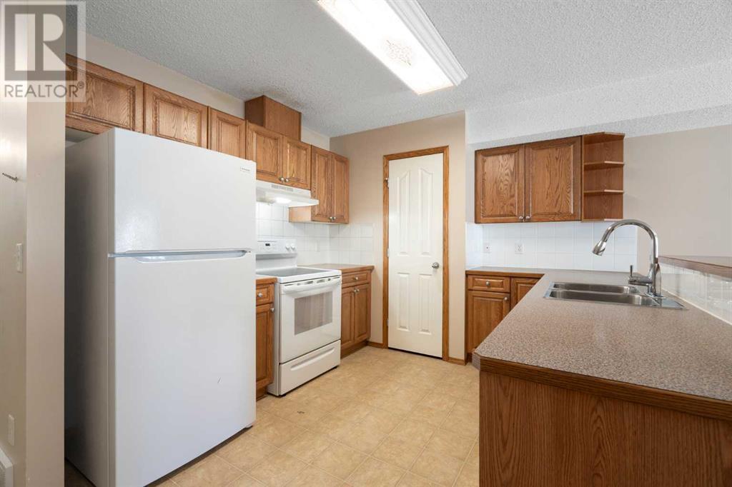 Property at 73 Saddletree Court NE image 2