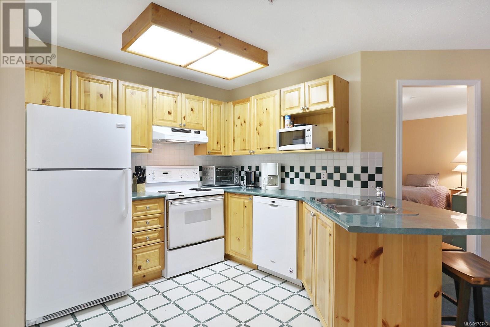 111 1320 Henry Rd, Courtenay, British Columbia  V9J 1L0 - Photo 12 - 978746