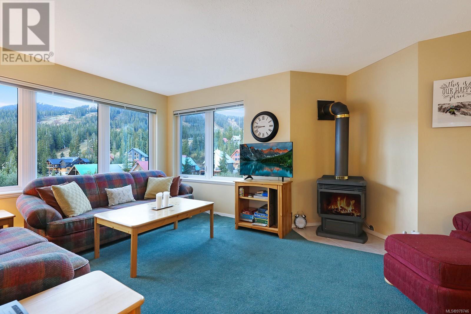 111 1320 Henry Rd, Courtenay, British Columbia  V9J 1L0 - Photo 2 - 978746