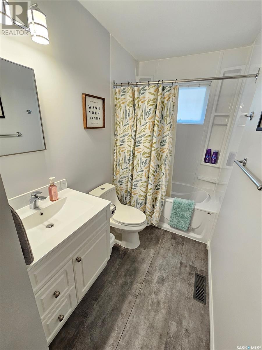 1010 Hochelaga Street W, Moose Jaw, Saskatchewan  S6H 2H9 - Photo 12 - SK006720