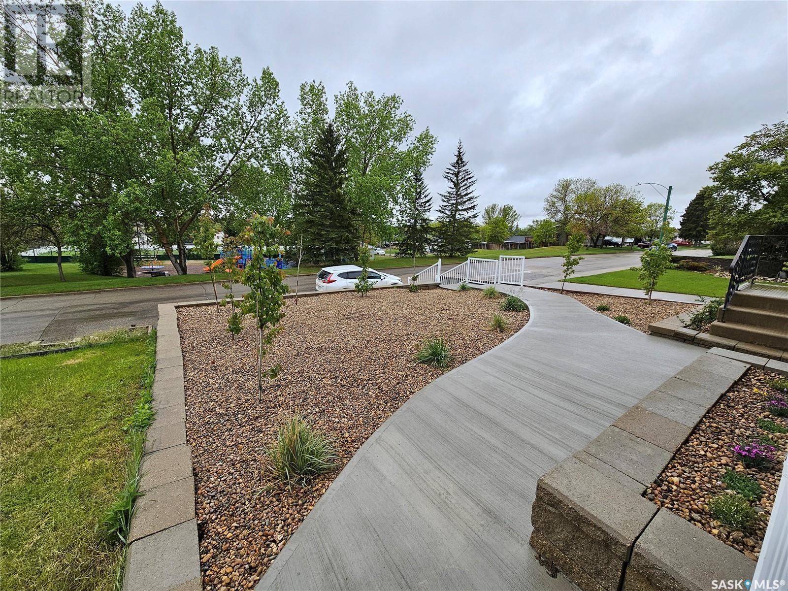1010 Hochelaga Street W, Moose Jaw, Saskatchewan  S6H 2H9 - Photo 25 - SK006720