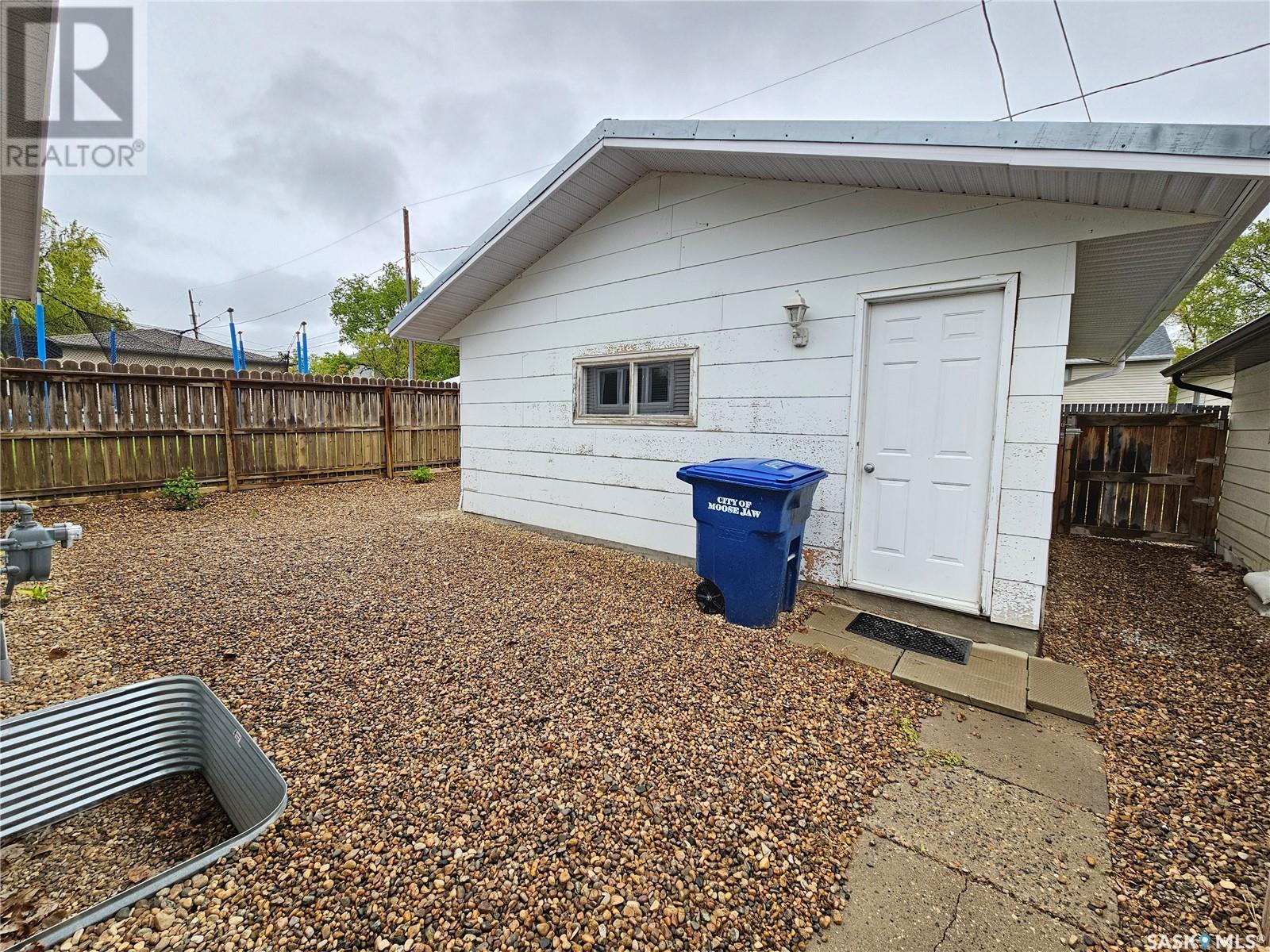 1010 Hochelaga Street W, Moose Jaw, Saskatchewan  S6H 2H9 - Photo 27 - SK006720