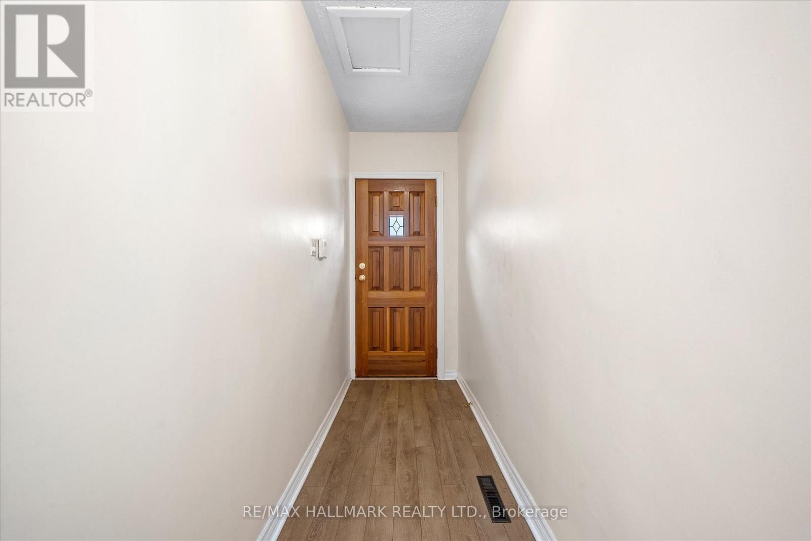 169 Carlaw Avenue, Toronto, Ontario  M4M 2R8 - Photo 3 - E12166738