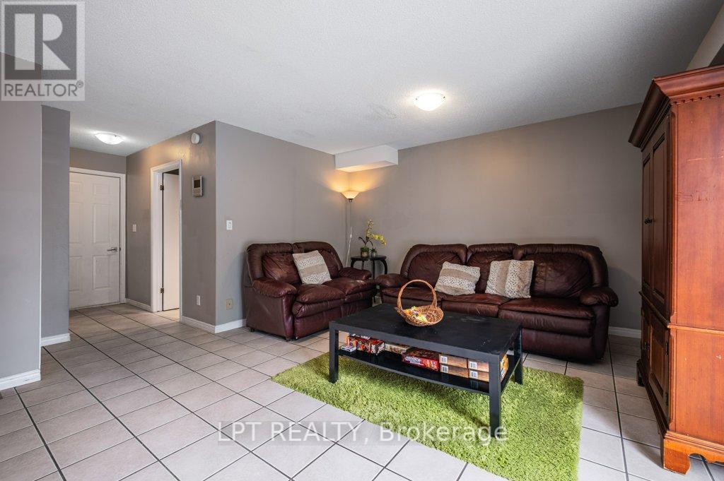 304 Sunrise Crescent, Kingston, Ontario  K7M 8C3 - Photo 17 - X12153250